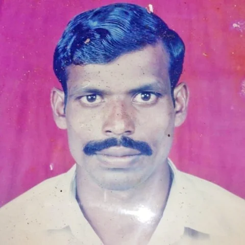 டிராக்டரை ஜப்தி செய்த வங்கி அதிகாரிகள்... உயிரை மாய்த்துக்கொண்ட விவசாயி!