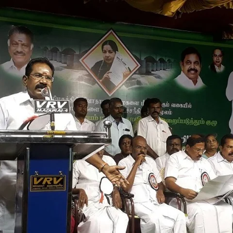 `மதுரைக்காரர்கள் உயிரையும் கொடுப்பார்கள்; உயிரையும் எடுப்பார்கள்!' -செல்லூர் ராஜூ சர்ச்சைப் பேச்சு