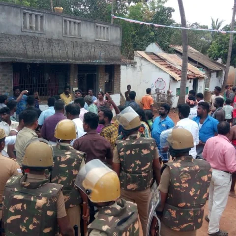 பொன்பரப்பியில் திடீர் வன்முறை ஏன்?- பாதிக்கப்பட்டவர்களை சந்தித்த செல்வ பெருந்தகை அதிர்ச்சி