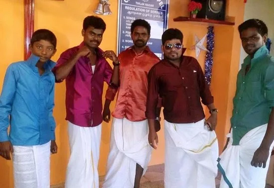 'வேட்டி அணிந்து நெசவாளர்கள் வாழ்வாதாரத்தை பாதுகாப்போம்!'