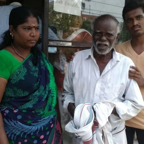“பவர்பாண்டி படம் போல 75 வயது முதியவரைக் கண்டுபிடிக்க உதவிய ‘ஃபேஸ்புக்’ ” - சென்னை நெகிழ்ச்சி