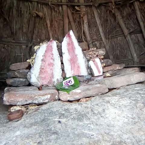 பசுக்களின் நோய் தீர்க்கும், காதலருக்கு வரமருளும் குலடுபாறை பெருமாள்!