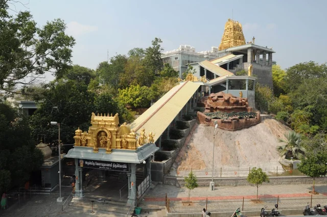 செங்கோட்டையன் வியூகம்; கணேசமூர்த்தி கலக்கம்; பூத்துக்கு 1 லட்சம்! - ஈரோட்டில் வெற்றி யாருக்கு?