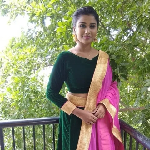 ''சீரியல்ல நடிக்கிறது ரொம்ப கஷ்டம் பாஸ்!'' - ’பூவே பூச்சூடவா’ ரேஷ்மா