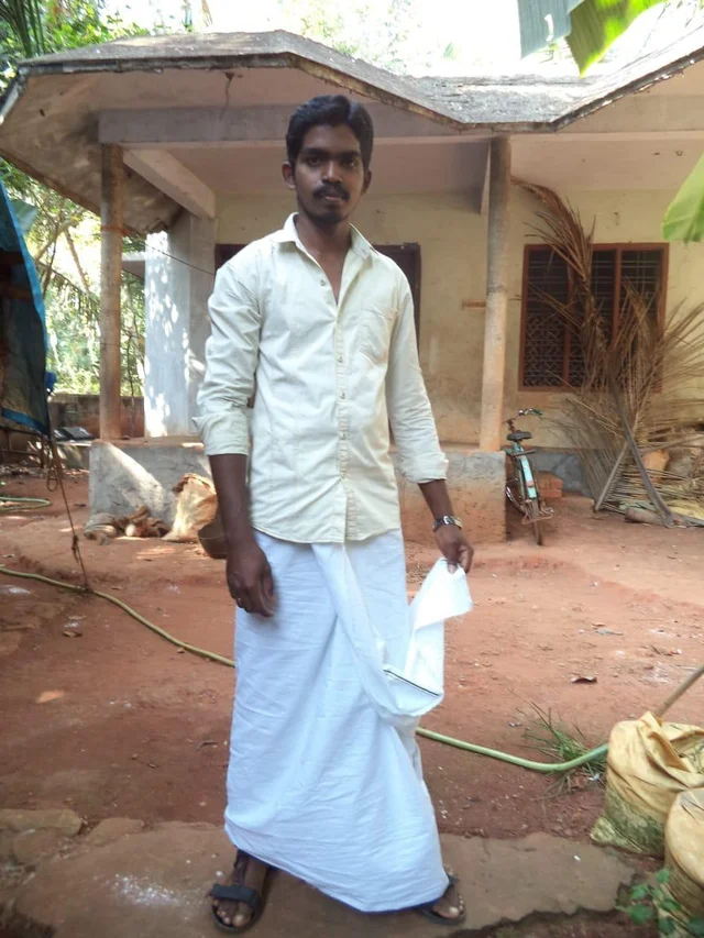 போதையில் தாறுமாறாக கார் ஓட்டி வந்த கேரள இளைஞர்கள்! - பரிதாபமாக உயிரிழந்த கூலித் தொழிலாளிகள்