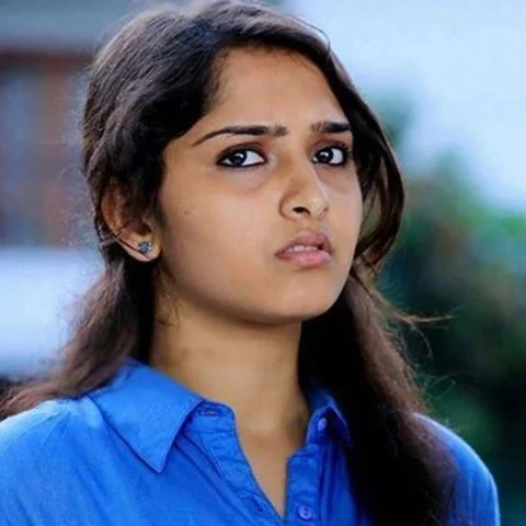 ''இனி அவர், எந்தப் பெண்ணிடமும் தப்பா நடக்கக்கூடாது!" - ரயில் சம்பவ கோபம் பகிரும் சனுஷா