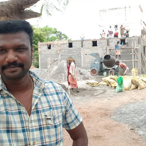 `கழிப்பறை கட்டுவதற்கு இவர்கள் செய்த உதவி பெருசு!' - ஆசிரியர் சதீஷ்குமார் நெகிழ்ச்சி