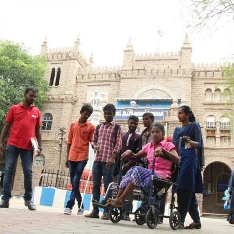 மத்திய அரசு அமைத்த மாற்றுத்திறனாளிகள் குழு மதுரை ஆட்சியரகத்தில் ஆய்வு!