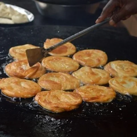 காஞ்சிபுரம் இட்லி, கரூர் கரம்... தமிழ்நாட்டின் சில சிக்நேச்சர் உணவு வகைகள்!