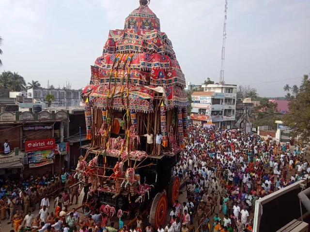 திருச்செந்தூரில் மாசித்திருவிழா தேரோட்டம்! - ஆயிரக்கணக்கான பக்தர்கள் தரிசனம்