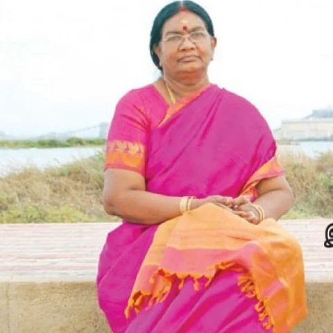 ``தூக்கம் வந்தா பெட்ல போய் படுங்க'ன்னு சொன்னேன். ஆனா, அவர்கிட்ட எந்தப் பதிலும் இல்ல'' - பேராசிரியை இளம்பிறை மணிமாறன்