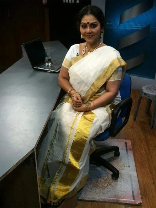 `ஓ.பி.எஸ் மகன் திடீரென கட்சிக்குள் வந்துவிடவில்லை’ - வாரிசு அரசியல் குறித்து பாத்திமா பாபு