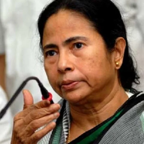 உங்கள் பெற்றோரின் பிறப்புச் சான்றிதழ் உள்ளதா? - அமித் ஷாவைச் சாடும் மம்தா