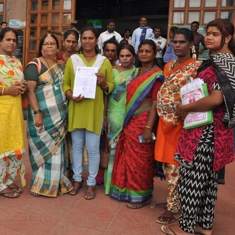 `பெற்றோர்கள் கைவிட்ட எங்களை அரசு ஆதரிக்க வேண்டும்' - திருநங்கைகள் கோரிக்கை!