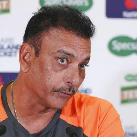 உள்ளூரில் எந்த அணியும் `வீக்’ கிடையாது! - ரவி சாஸ்திரி #AUSvIND