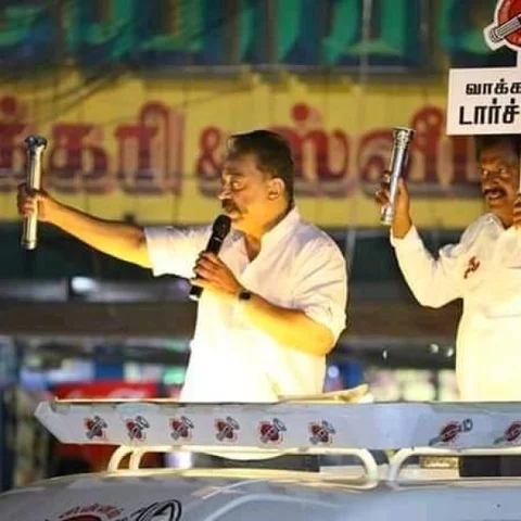 `40 ஆண்டுகளாக பா.ஜ.க-வை எதிர்த்திட்டு இருக்கேன்..!’ - ஆவேசமடைந்த கமல்