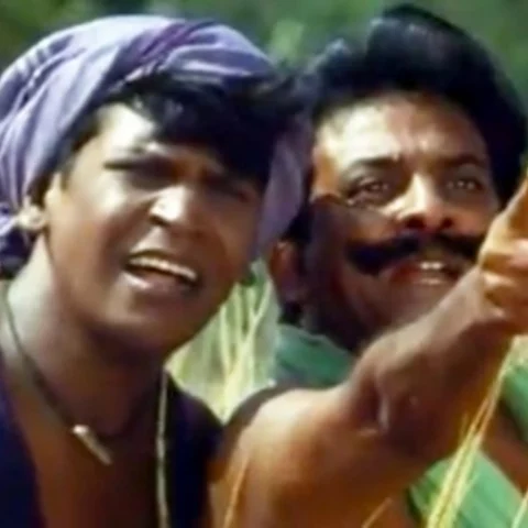 உயர்நீதிமன்றத்தில் வடிவேலுவுடன் செல்பி எடுத்த வழக்கறிஞர்கள்