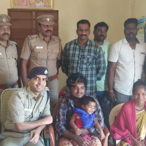 `எங்கப் பொண்ணு கிடைச்சிட்டா; இனி வாழ்க்கையே சந்தோஷம்தான்!'- ஹரிணியின் பெற்றோர் ஆனந்தக் கண்ணீர்