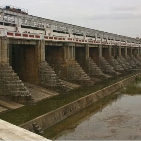குறைந்துவரும் ஏரிகளின் நீர்மட்டம்! - சென்னைக்கு குடிநீர் தட்டுப்பாடு அபாயம்