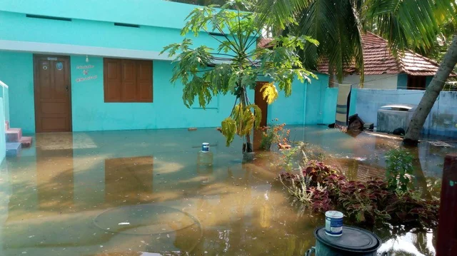 கடல் சீற்றத்தால் வீடுகளுக்குள் புகுந்த தண்ணீர்! - கன்னியாகுமரி கடலோர கிராம மக்கள் தவிப்பு