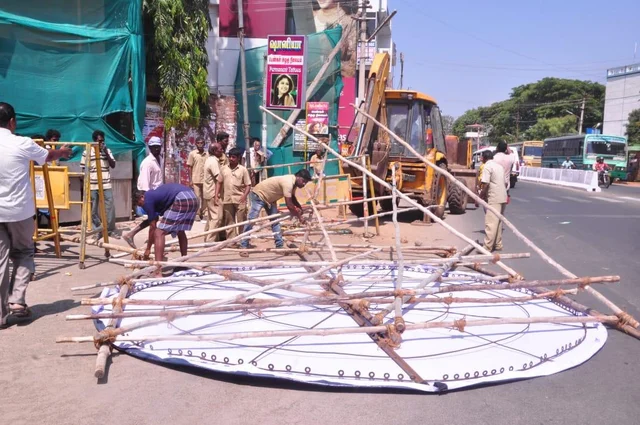 ஜெயலலிதா மணல் சிற்பம், ராகுல் காந்தி வரவேற்பு பதாகை அகற்றம் நாகர்கோவிலில் அதிரடித்த அதிகாரிகள்!