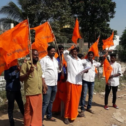 பினராயி விஜயன் உருவ பொம்மை எரிக்க முயற்சி - கோவை 'நாம் இந்து கட்சி' பிரமுகர்கள் கைது!