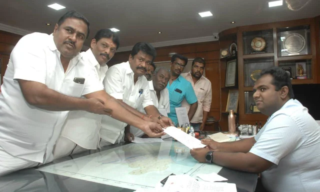 `10 கோடி தமிழர்களின் அன்பைப் பெற்றவர்’ - கருணாநிதிக்கு சிலை அமைக்க அனுமதி கோரும் மு.க.அழகிரி