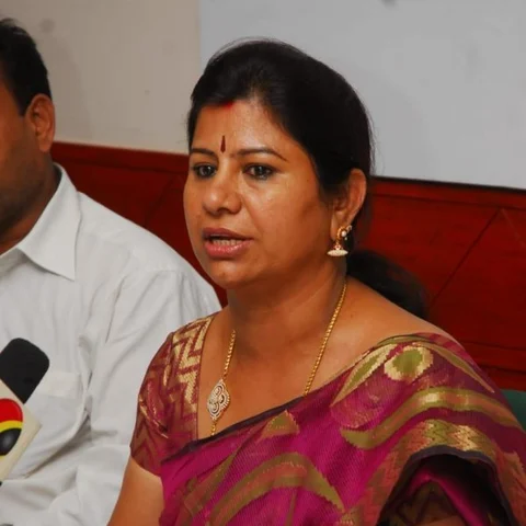 `பாதாள அறையுமில்லை; பணமுமில்லை; மொத்தமே ரூ.98,820தான் பறிமுதல்!' - ரெய்டு குறித்து மார்ட்டின் மனைவி லீமா ரோஸ்