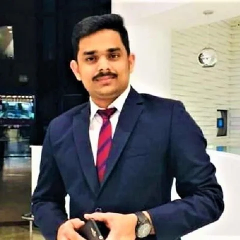 `கேரள மக்களுக்கு உதவக்கூடாது' - ஃபேஸ்புக்கில் பதிவிட்ட வாலிபருக்கு பறிபோனது வேலை!