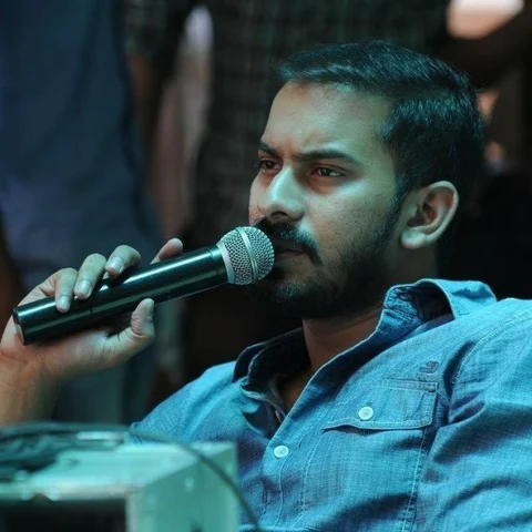 ``அடல்ட் காமெடி வேற... இது வேற... புரிஞ்சுக்கோங்க ப்ளீஸ்!' - `இருட்டு அறையில் முரட்டு குத்து' இயக்குநர்