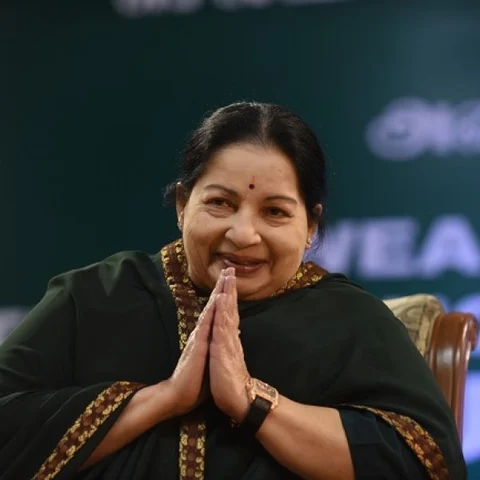 ஜெயலலிதா இல்லாத ஓராண்டில் தமிழகத்தைப் பரபரக்க வைத்த 50 நிகழ்வுகள் ! பாகம் 1