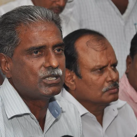 லாரிகள் வேலைநிறுத்தத்தைப் பற்றி பேச மத்திய அரசுக்கு விருப்பம் இல்லை! உரிமையாளர்கள் சம்மேளனம்