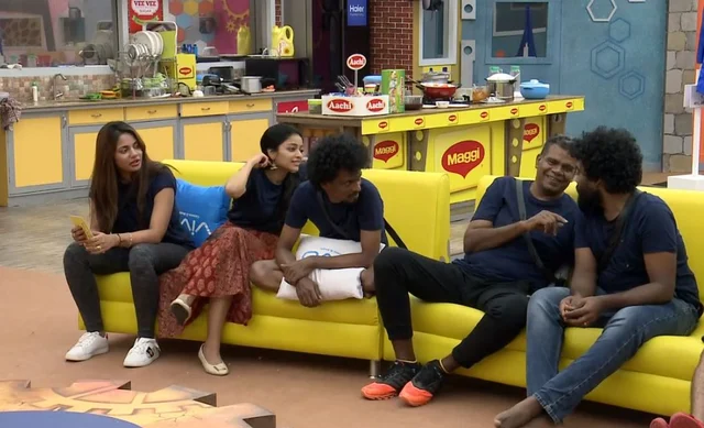 ``மேல கை வைடா பாக்கலாம்...? ஏன் இவ்ளோ கோபம் மும்தாஜ்? #BiggBossTamil2