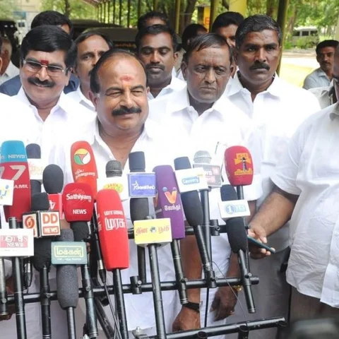 ‘ஸ்டாலினே பாராட்டுற அளவுக்கு எல்லாத் துறையும் சிறப்பா இருக்கு!’ - கலகலத்த அமைச்சர்