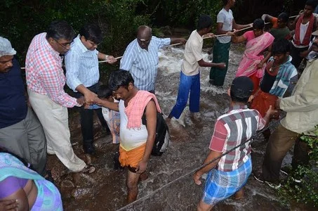 சதுரகிரி மலையில் காட்டாற்று வெள்ளம்: 6 பக்தர்கள் பரிதாப பலி!