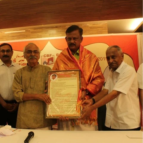 கோவையில் எழுத்தாளர் பாரதி கிருஷ்ணகுமாருக்கு பாரதி விருது!