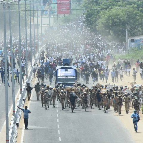 தூத்துக்குடி கலவரம் வீடியோ காட்சிகள்; சைபர் க்ரைம் போலீஸார் ஆய்வு
