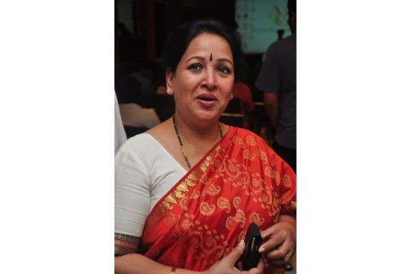 டைம் ட்ராவல் படத்துக்கே டைம் ட்ராவல் - சிங்காரவேலன் ஸ்டார்ஸ் அப்பவும் இப்பவும்! #Interactive