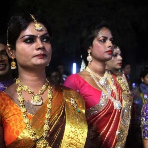 குடியுரிமையை ரத்து செய்யக்கோரி திருநங்கைகள் மனு... ஆதங்கமும்... விளக்கமும்!