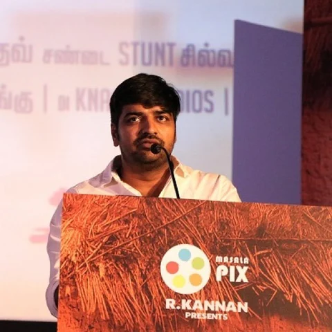 ``கருணாநிதி பற்றி மீம் வரும்போது ரொம்ப கஷ்டமா இருக்கு" - 'பூமராங்' இசை வெளியீட்டு விழாவில் சதீஷ்