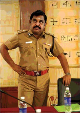 மெரினாவில் 2017 ஜல்லிக்கட்டு போராட்டமும்.. 1993 ஜெ., உண்ணாவிரதமும்! #RememberingJanuary23