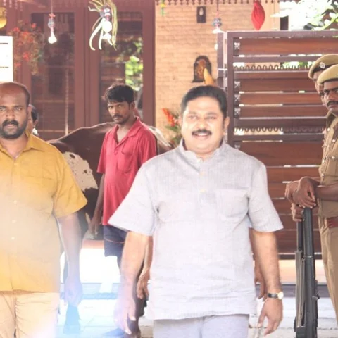 ’சதி நடக்கிறது!’ - அஞ்சமாட்டேன் என டி.டி.வி.தினகரன் ஆவேசம்