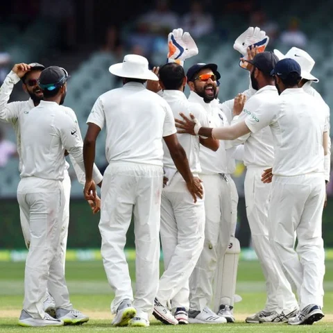 ஆஸி.,க்கு 219 ரன்கள்; இந்தியாவுக்கு 6 விக்கெட்டுகள் -பரபரப்பானக் கட்டத்தில் முதல் டெஸ்ட்
