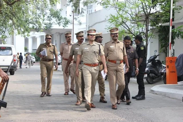 `அவர்கள் ஒரு எஃப்.ஐ.ஆர்-கூட போடவில்லை! - சர்ச்சைக்கு விளக்கமளித்த பொன்.மாணிக்கவேல்