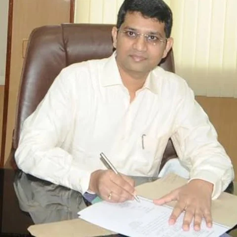 `மாணவர்களைப் போராட்டங்களில் ஈடுபடுத்தினால் நடவடிக்கை!' எச்சரிக்கும் கலெக்டர்