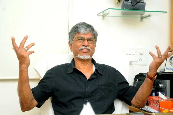 'விஜய்ன்னு அவருக்கு ஏன் பேர் வைச்சேன் தெரியுமா?' - செம ரகளை எஸ்.ஏ.சி