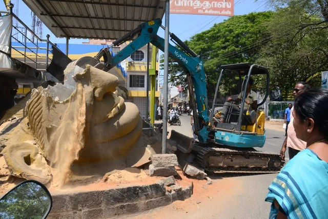 ஜெயலலிதா மணல் சிற்பம், ராகுல் காந்தி வரவேற்பு பதாகை அகற்றம் நாகர்கோவிலில் அதிரடித்த அதிகாரிகள்!