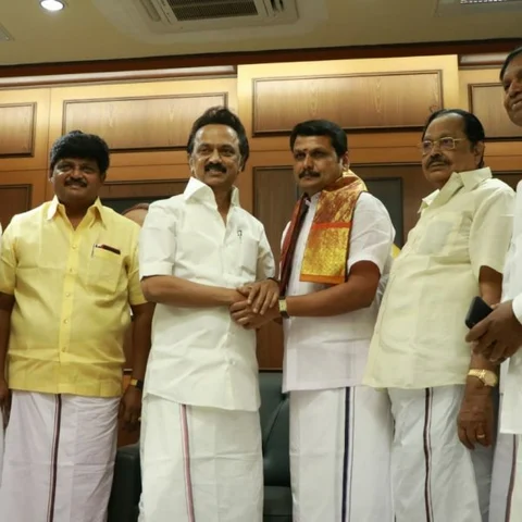 புதிதாக இணைந்த உடன்பிறப்புகளிடம் என்ன சொன்னார் ஸ்டாலின்..?!