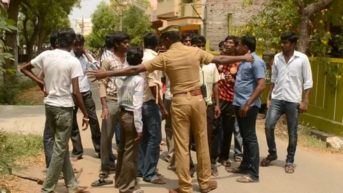 மாணவர்கள் மீது காங்கிரசார் மீண்டும் சரமாரி தாக்குதல் (படங்கள்)