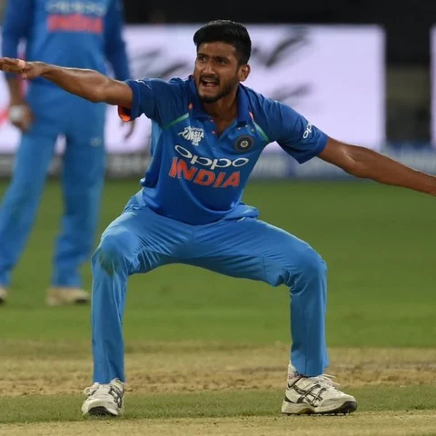 ஒரு தடவதான் மிஸ் ஆகும்! - கலீல் அகமது வேட்டையால் வீழ்ந்த வெஸ்ட் இண்டீஸ் அணி